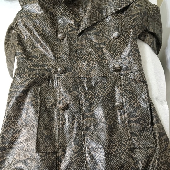 BCBGMaxazaria snake skin print coat - Picture 7 of 7